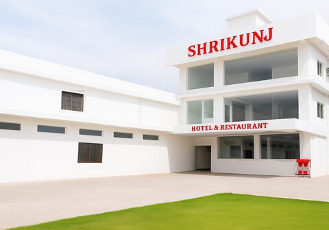 Shri Kunj Hotel & Restaurant