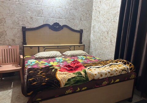Bed and breakfast in Vrindavan New 1 bedroom 1 bed 1 bathroom
