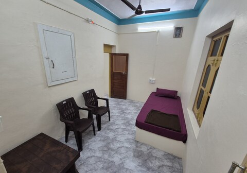 New Sri Krishna Lodge