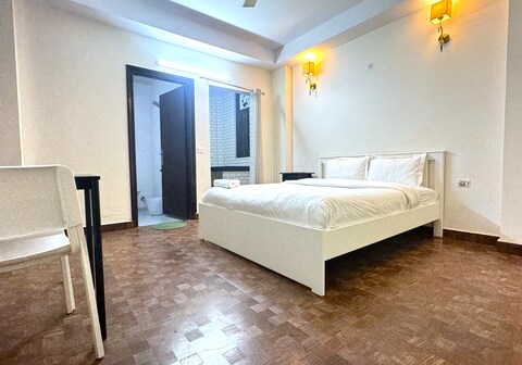 Hotel KUNDAN PALACE Near Apollo Hospital