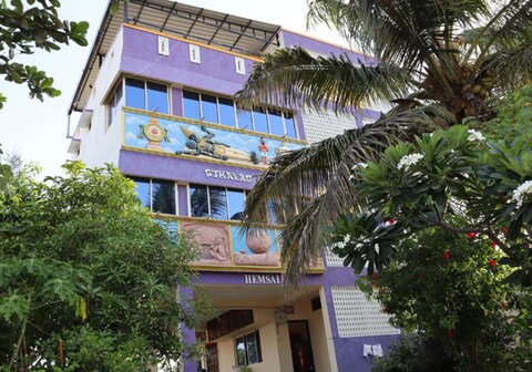 STHALAS SERVICE APARTMENT