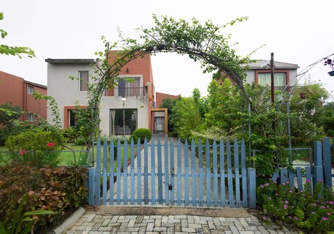 Raichak Green Villa by JadeCaps AC 3BHK Garden