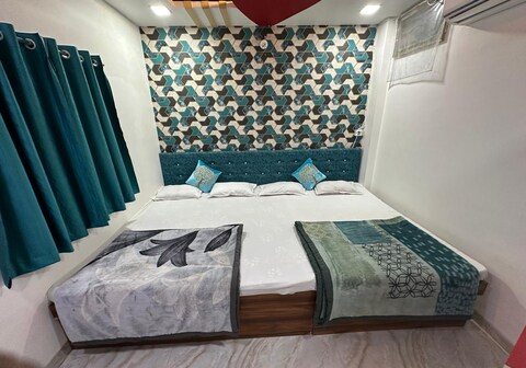 Gurukrupa Guest House