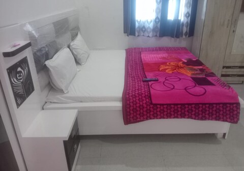 Banke Bihari homestay Vrindavan