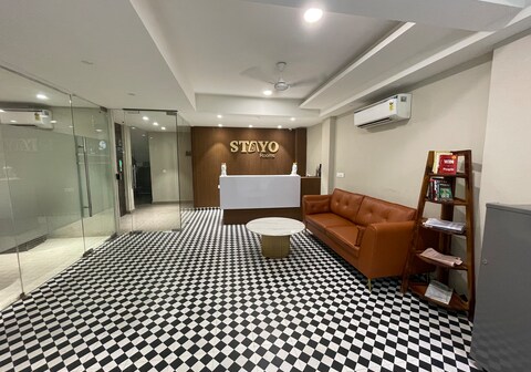Stayo Rooms Golf course Road