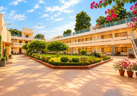 Grand Hotel