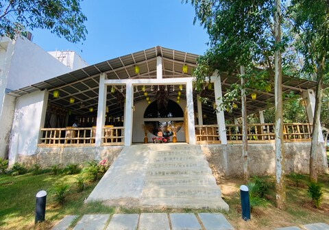 Anija Golf And Country Resorts