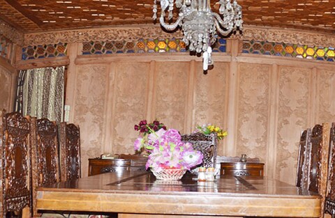 Houseboat Appolo Eight