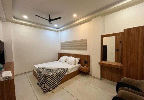HOTEL KARNAVATI