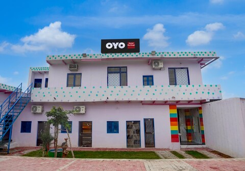 SPOT ON The Haritage Hotel