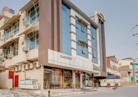 Hotel Singh Regency
