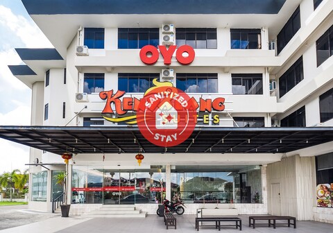 Super OYO 1148 Kenyalang Suite