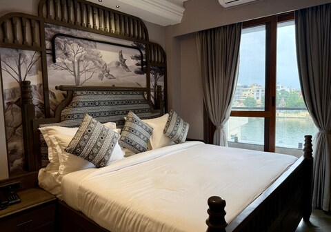 The Luxury Tiger