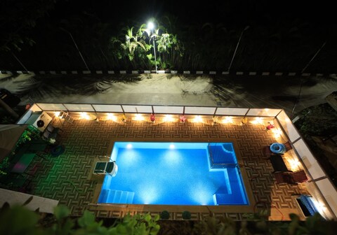 Staycation villa chapter 5