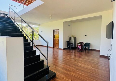 Rain roots estate stay