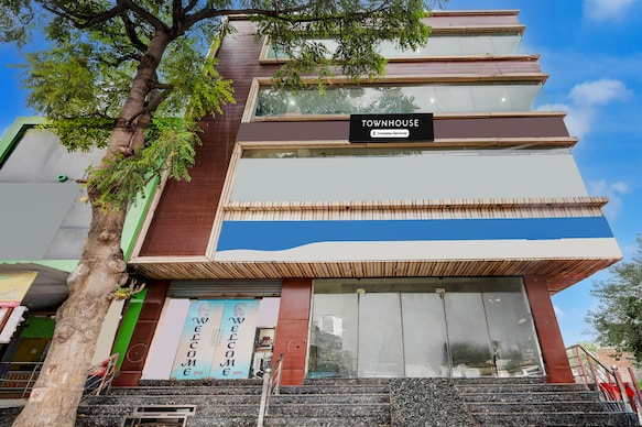 Super Townhouse Sheesh Mahal Farrukh Nagar