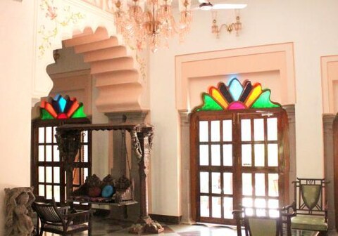 Ishwari Niwas Palace