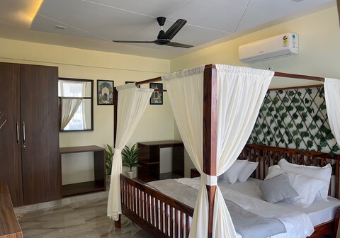 FamJam | 4Bhk Rustic Ruby