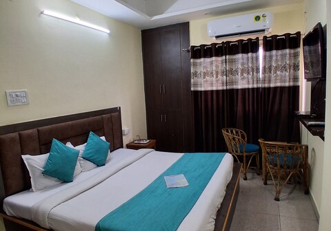 Hotel Narayan Inn (units of Jethuri Hotels)