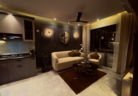 Jacuzzi Varenyam by Mulberry Stays