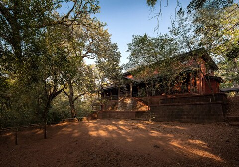 Deshco Villa Eden Hall, Matheran
