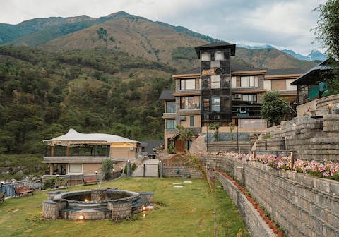 Hotel Himani Hill View Retreat, Palampur