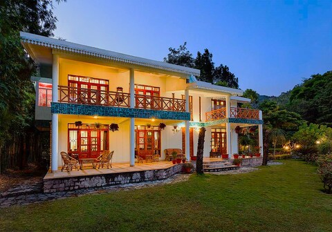 V are Family | Rainbow Cottage