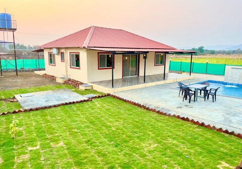 vacation farmhouse with swimming pool in Lonavala