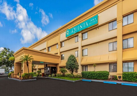 La Quinta Inn & Suites by Wyndham Orlando South