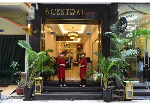 S Central Hotel and Spa