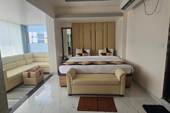 Hotel Buddha Vihar International