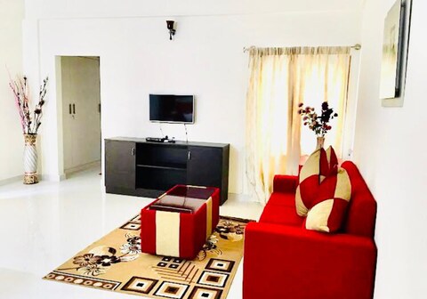 Palm 2BHK Luxury Suites & Service Apartments