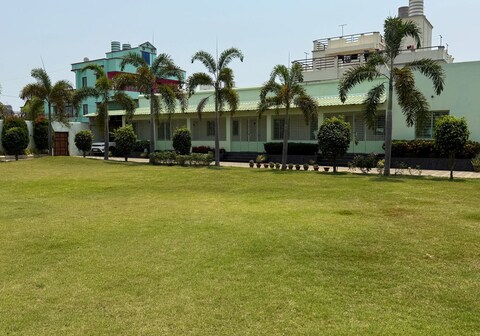 Green Haven || 4BHK Entire Farmhouse || Pet and Party Friendly