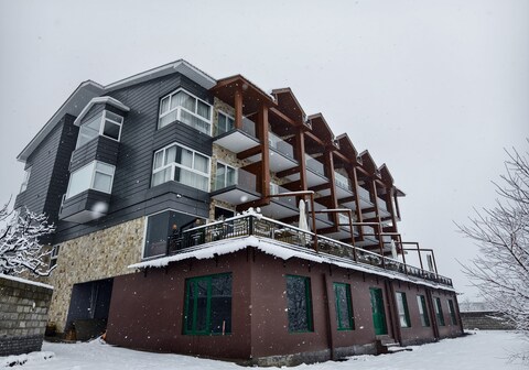 The Voyage - A Luxury Mountain Haven by DROSIAA