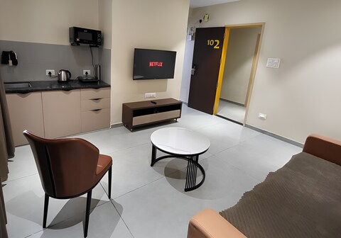 Ritz Hospitality 104