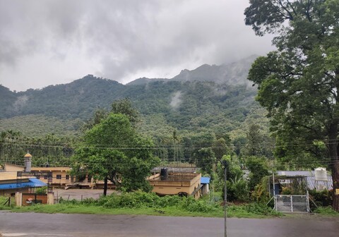 Ponnus Residency