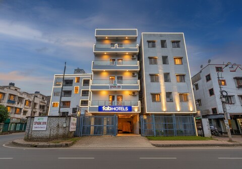FabHotel Spark Inn