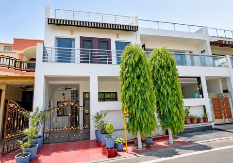 Aradhanas Home Stay