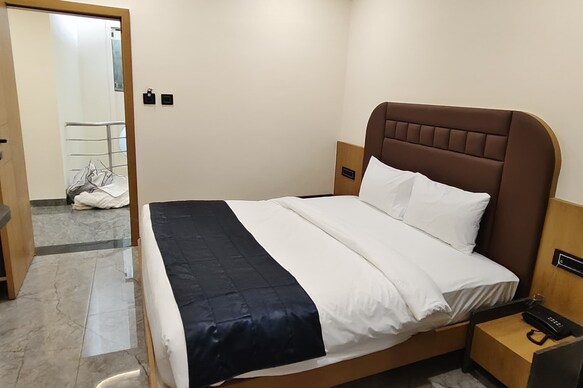 The Malay Comfort - Hotel Dwarka Residency, Dwarka