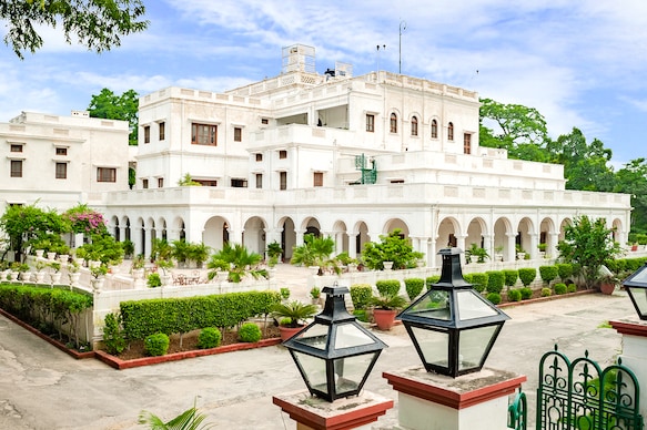 Neemrana's Baradari Palace
