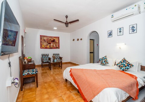 Sapphire by Nidra Stays