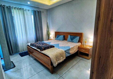 Sumyati - Tranquil & Luxury 1BHK with Ganga View