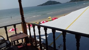 Neptune Point Beach Cottages, Goa Neptune Point Beach Cottages, Goa