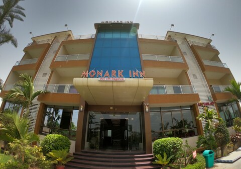 MONARK INN