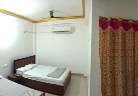 Hotel Sunsign & Hall