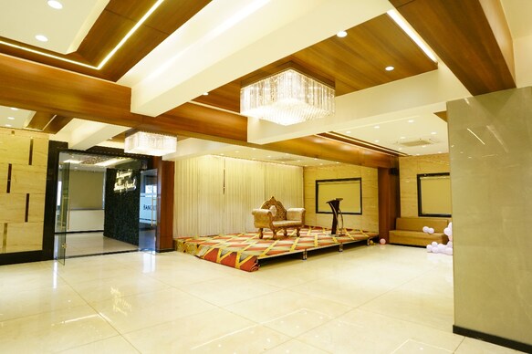 Hotel Shreyas Grand