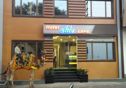 Hotel Shiv Lake