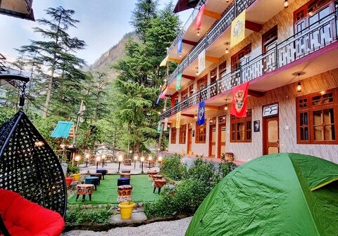 Hogwartz Hostel | Near Mall Road Kasol