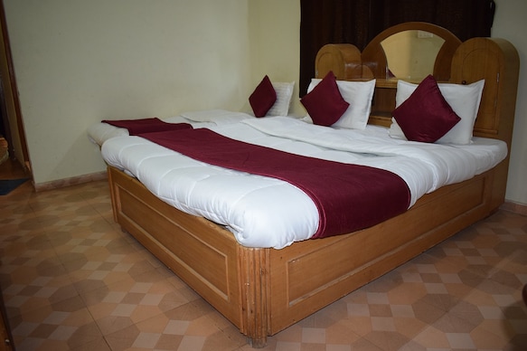 Manas Cottage | Rooms & Caretaker