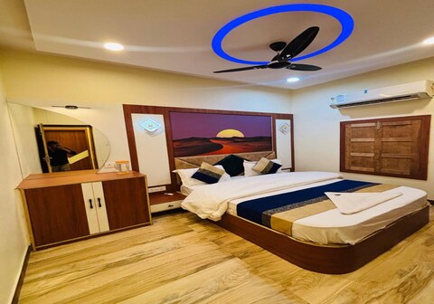 Shi kedar Khand (P) Guest house....